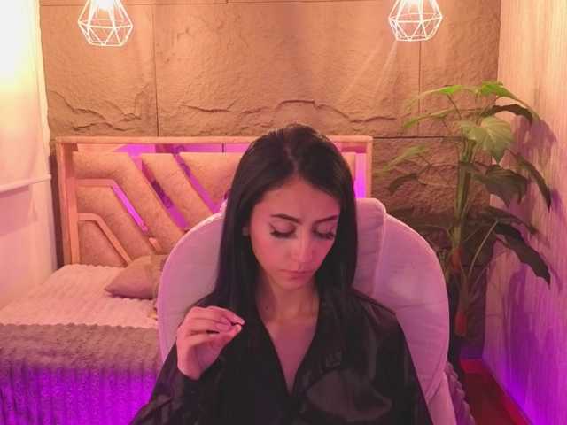 Coraliinee live cam on BongaCams