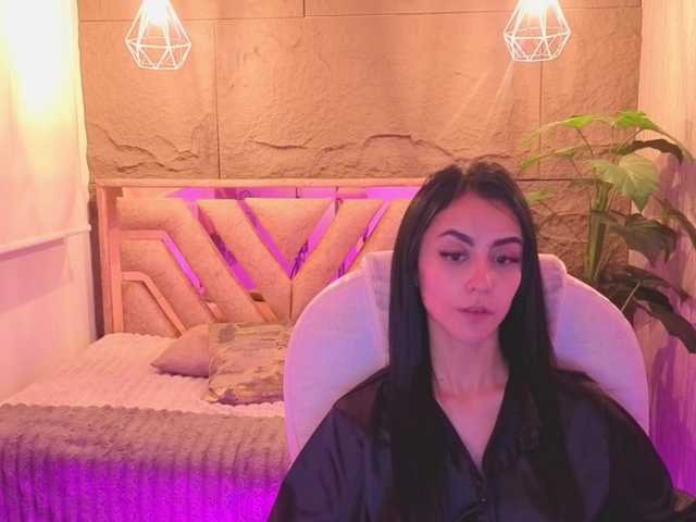 Coraliinee live cam on BongaCams