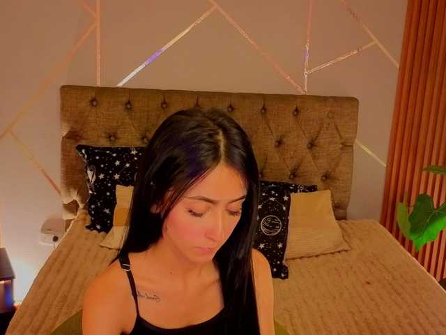 Coraliinee live cam preview
