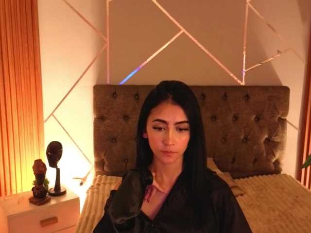 Coraliinee live cam on BongaCams