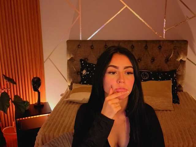 Coraliinee live cam preview