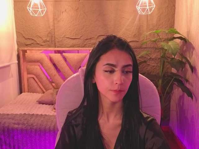 Coraliinee live cam on BongaCams