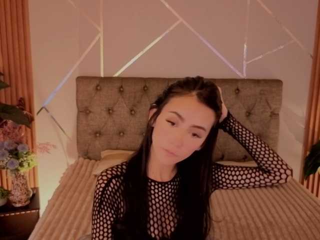 Coraliinee live cam on BongaCams