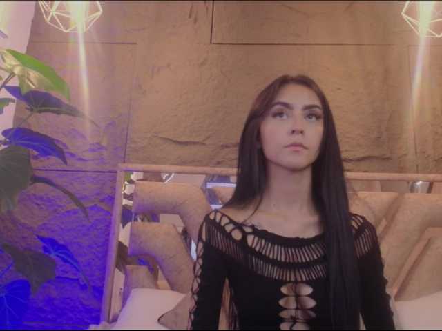 Coraliinee Live Cam on BongaCams