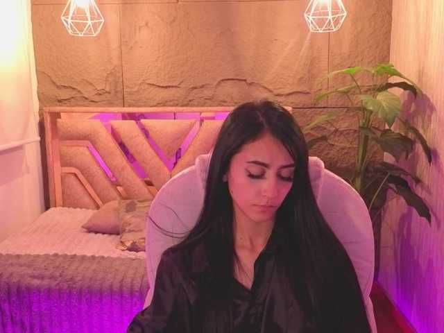 Coraliinee live cam on BongaCams