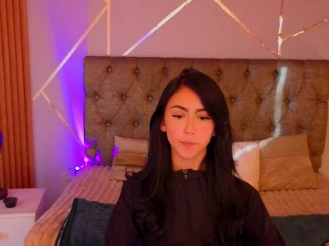 Coraliinee live cam on BongaCams
