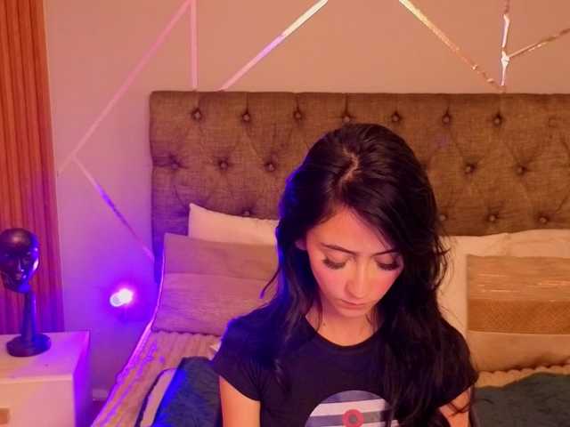 Coraliinee live cam on BongaCams