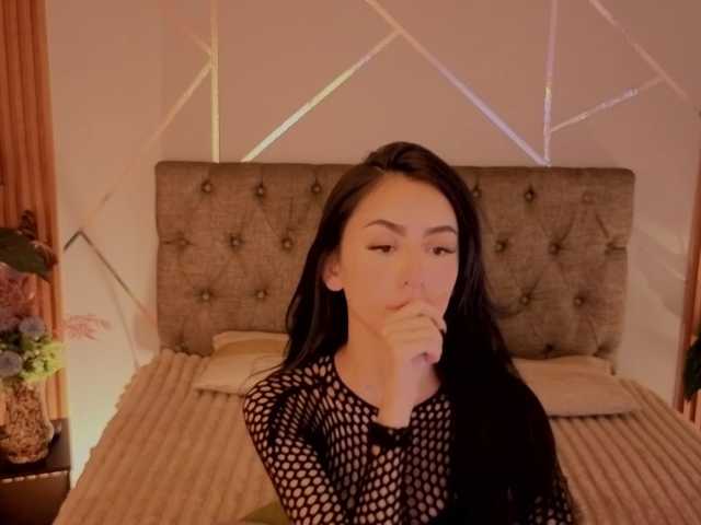 Coraliinee live cam on BongaCams