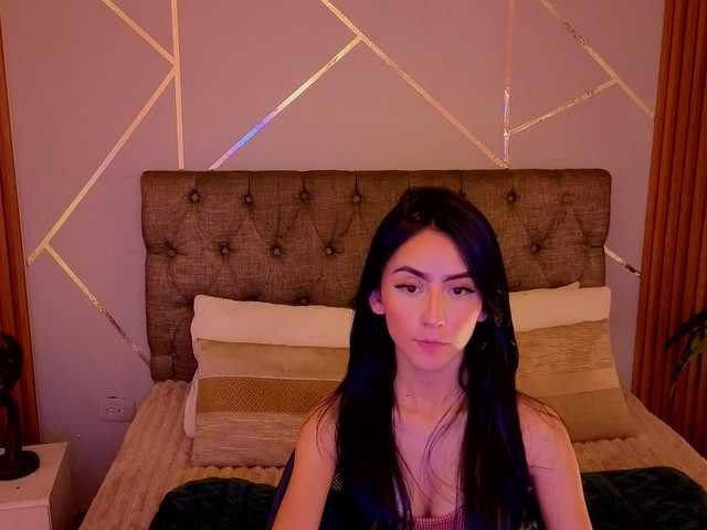 Coraliinee live cam on BongaCams