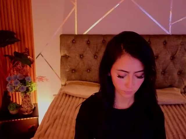 Coraliinee live cam on BongaCams