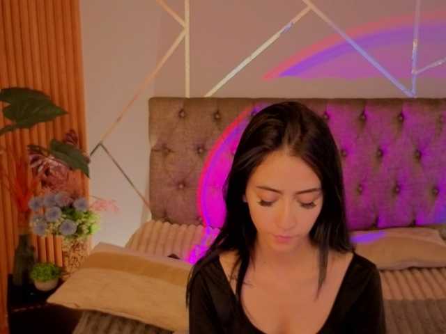 Coraliinee live cam on BongaCams