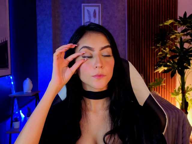 Coraliinee live cam on BongaCams