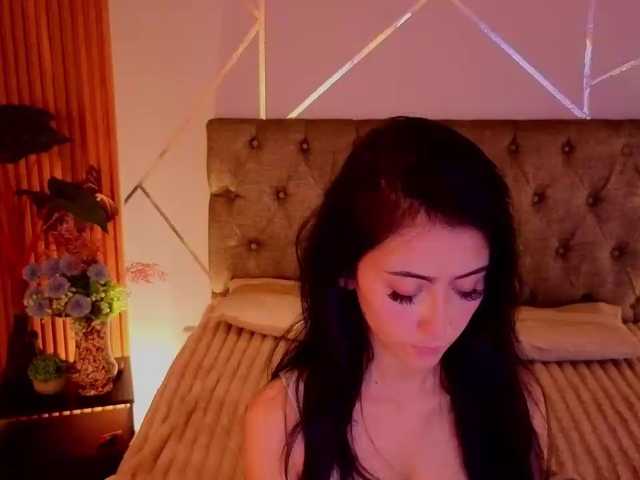 Coraliinee live cam on BongaCams