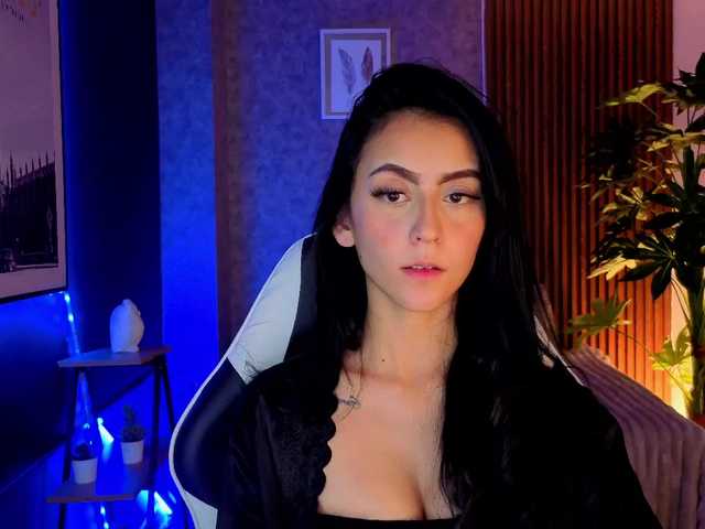 Coraliinee live cam on BongaCams