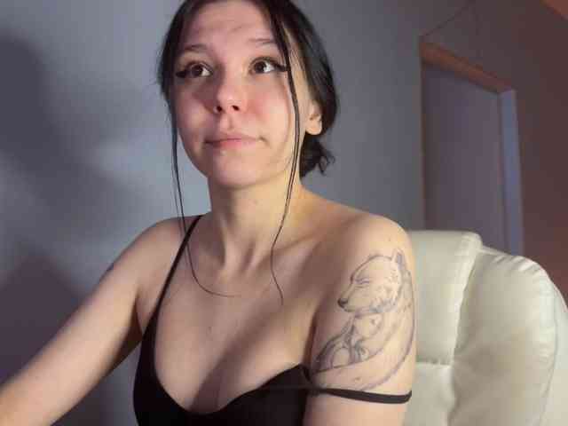 PinkDolly18 webcam