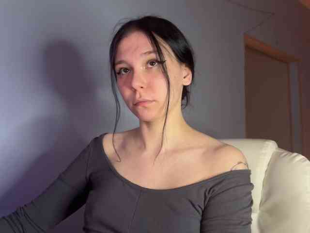 PinkDolly18 webcam