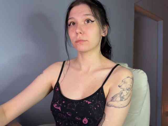 PinkDolly18 webcam