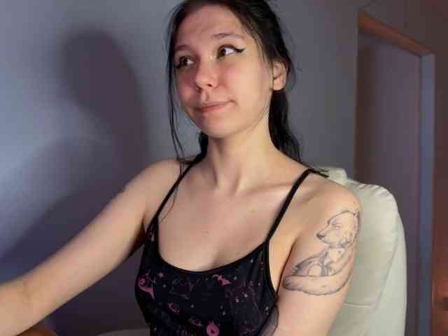 PinkDolly18 webcam