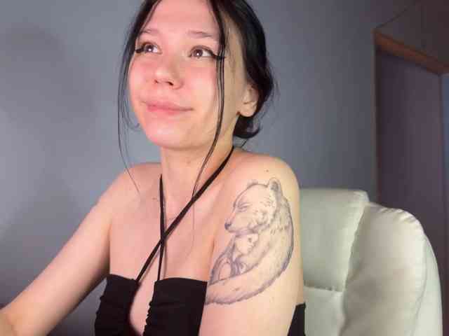 PinkDolly18 webcam