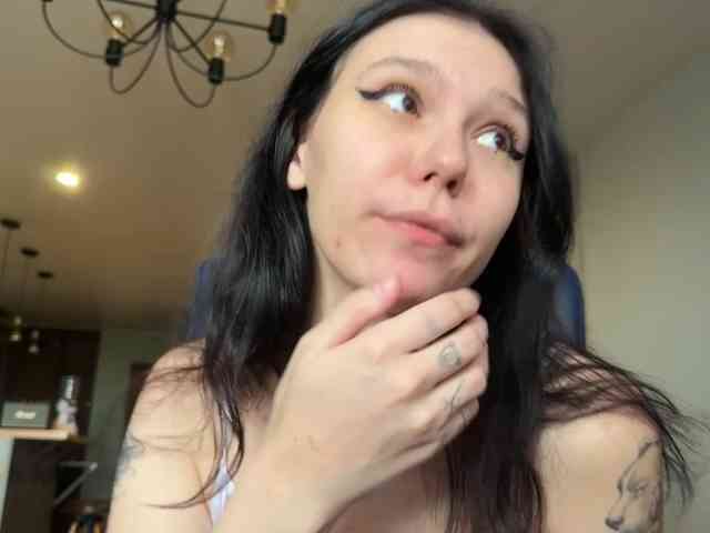 PinkDolly18 webcam