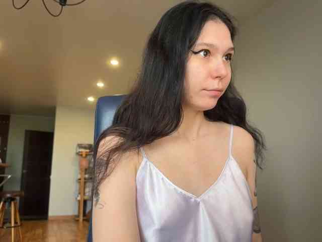 PinkDolly18 webcam