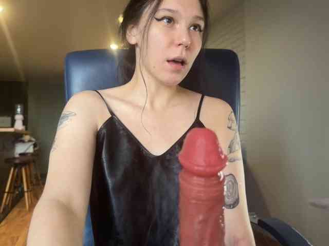 PinkDolly18 webcam