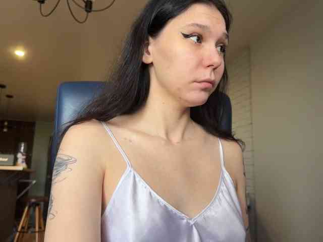 PinkDolly18 webcam