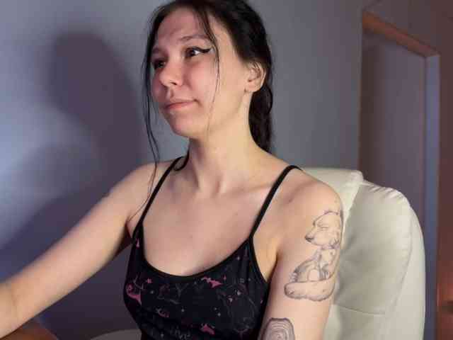 PinkDolly18 webcam