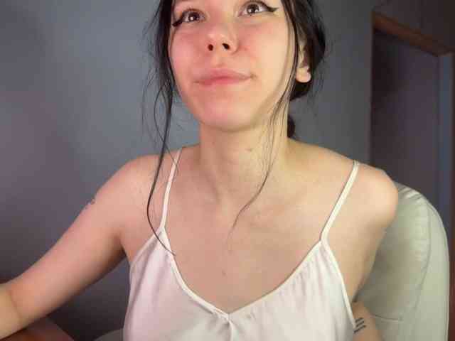 PinkDolly18 webcam