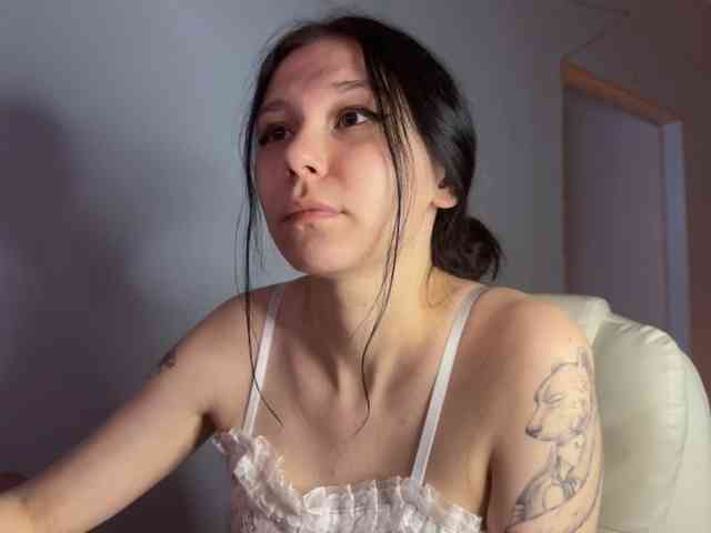 PinkDolly18 webcam