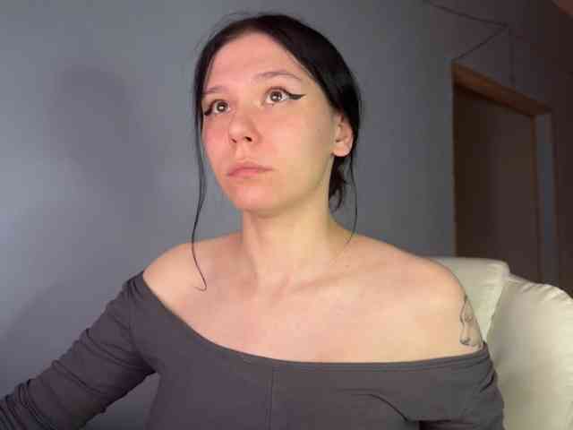 PinkDolly18 webcam