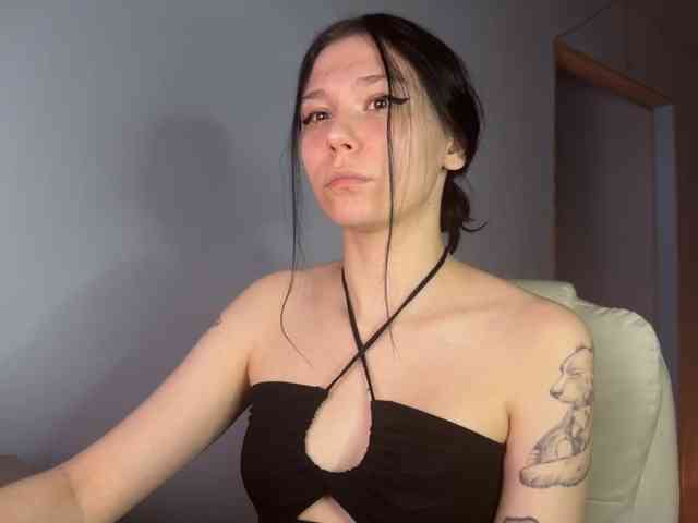 PinkDolly18 webcam