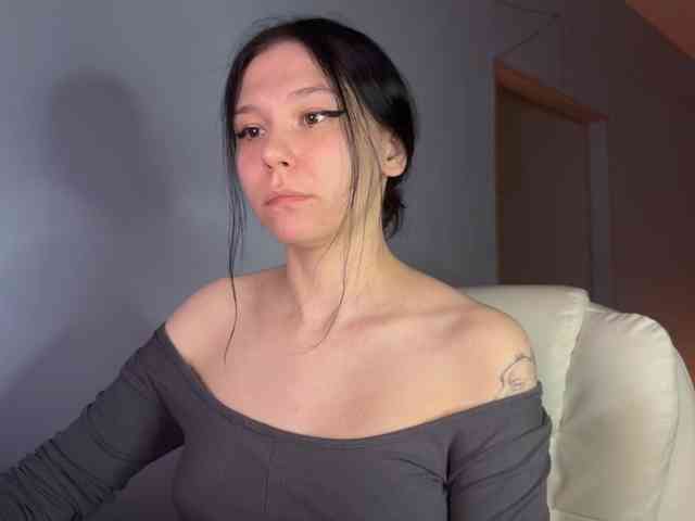 PinkDolly18 webcam
