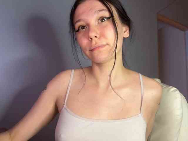 PinkDolly18 webcam