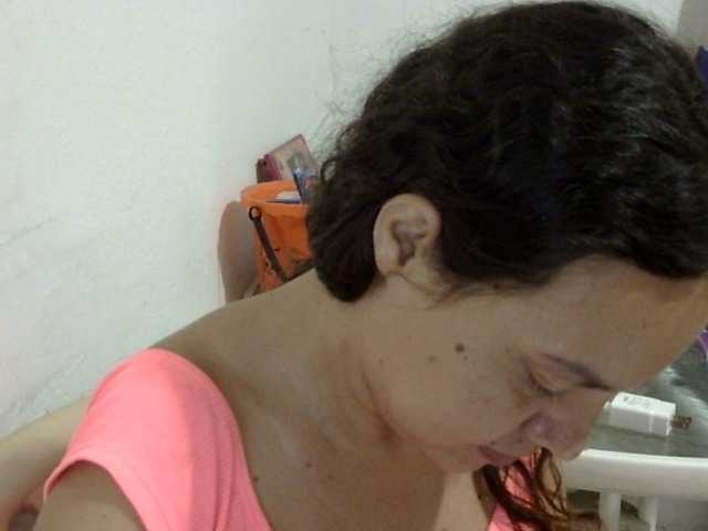 ElizabethMart live cam on BongaCams