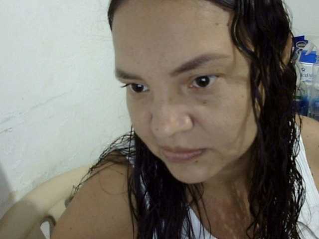 ElizabethMart live cam on BongaCams