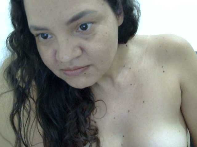 ElizabethMart live cam on BongaCams