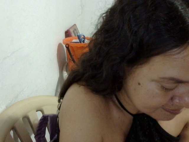 ElizabethMart live cam on BongaCams