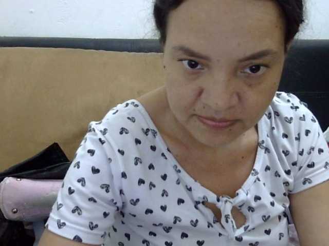 ElizabethMart live cam on BongaCams