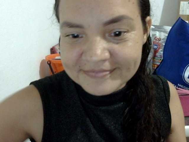 ElizabethMart live cam on BongaCams