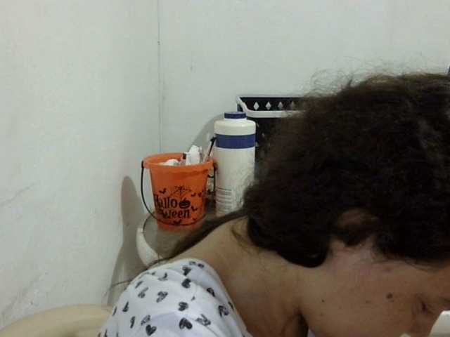 le modèle ElizabethMart est en webcam porno dans un show sur le site bongacams, il possède les tags suivants: Latino/Hispanic,Brunette,Shaved