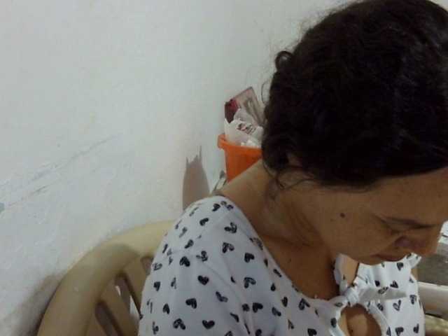 ElizabethMart live cam on BongaCams