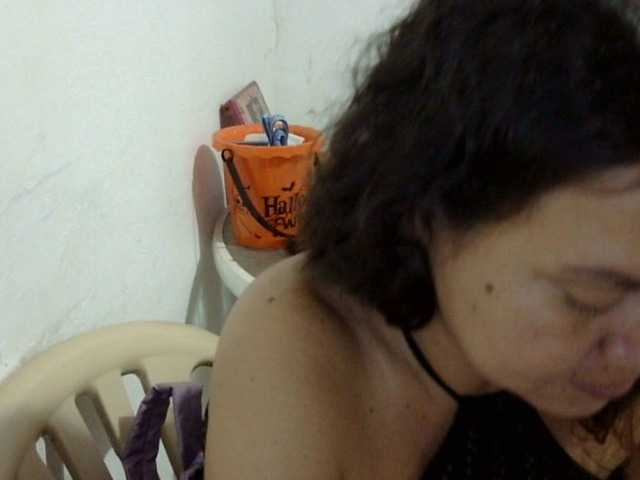 ElizabethMart live cam on BongaCams