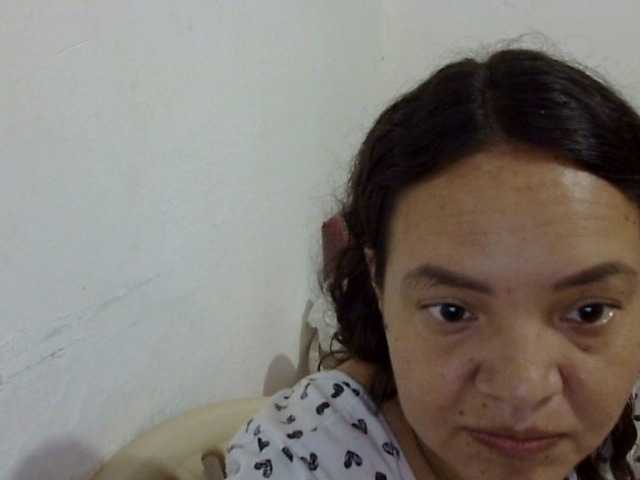 ElizabethMart live cam on BongaCams