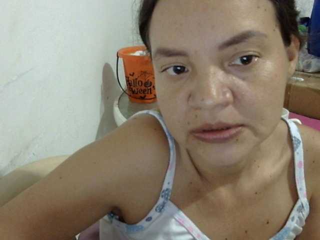 ElizabethMart live cam on BongaCams