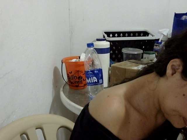 ElizabethMart live cam on BongaCams