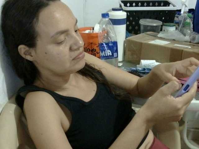 ElizabethMart live cam on BongaCams