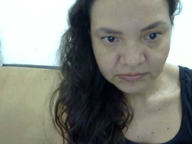 ElizabethMart live cam on BongaCams