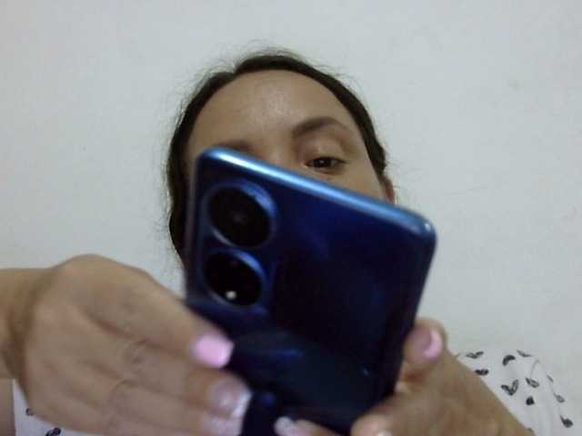 ElizabethMart live cam on BongaCams