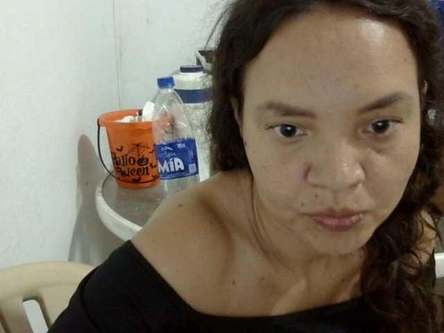 ElizabethMart live cam on BongaCams